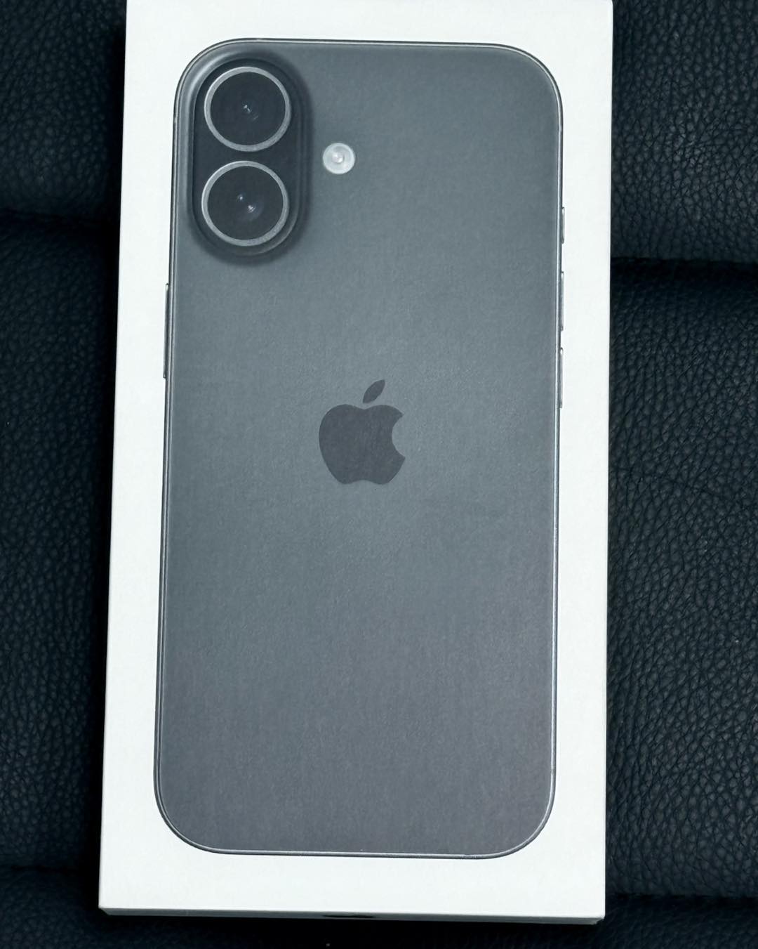 iPhone 17 256GB Black - Brand new Sealed - Image 4
